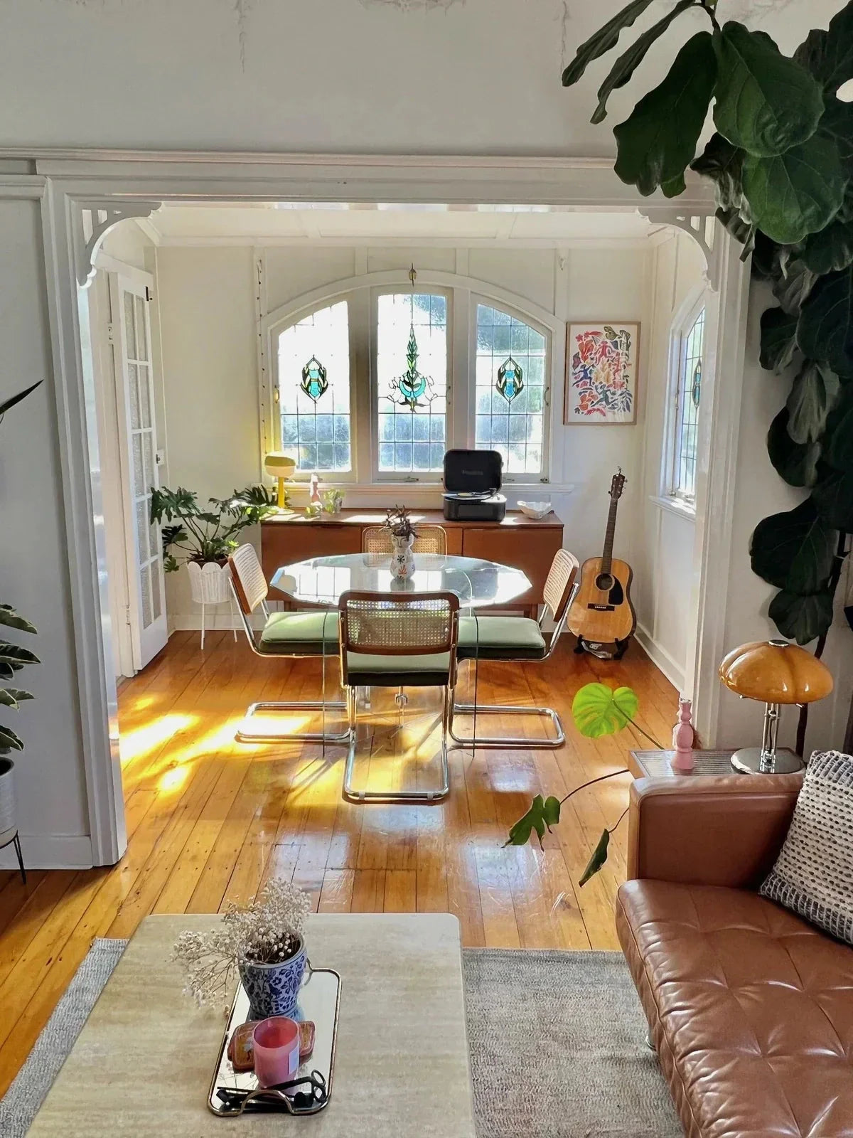 How to Draw Inspiration from the 80's in Your Apartment Design