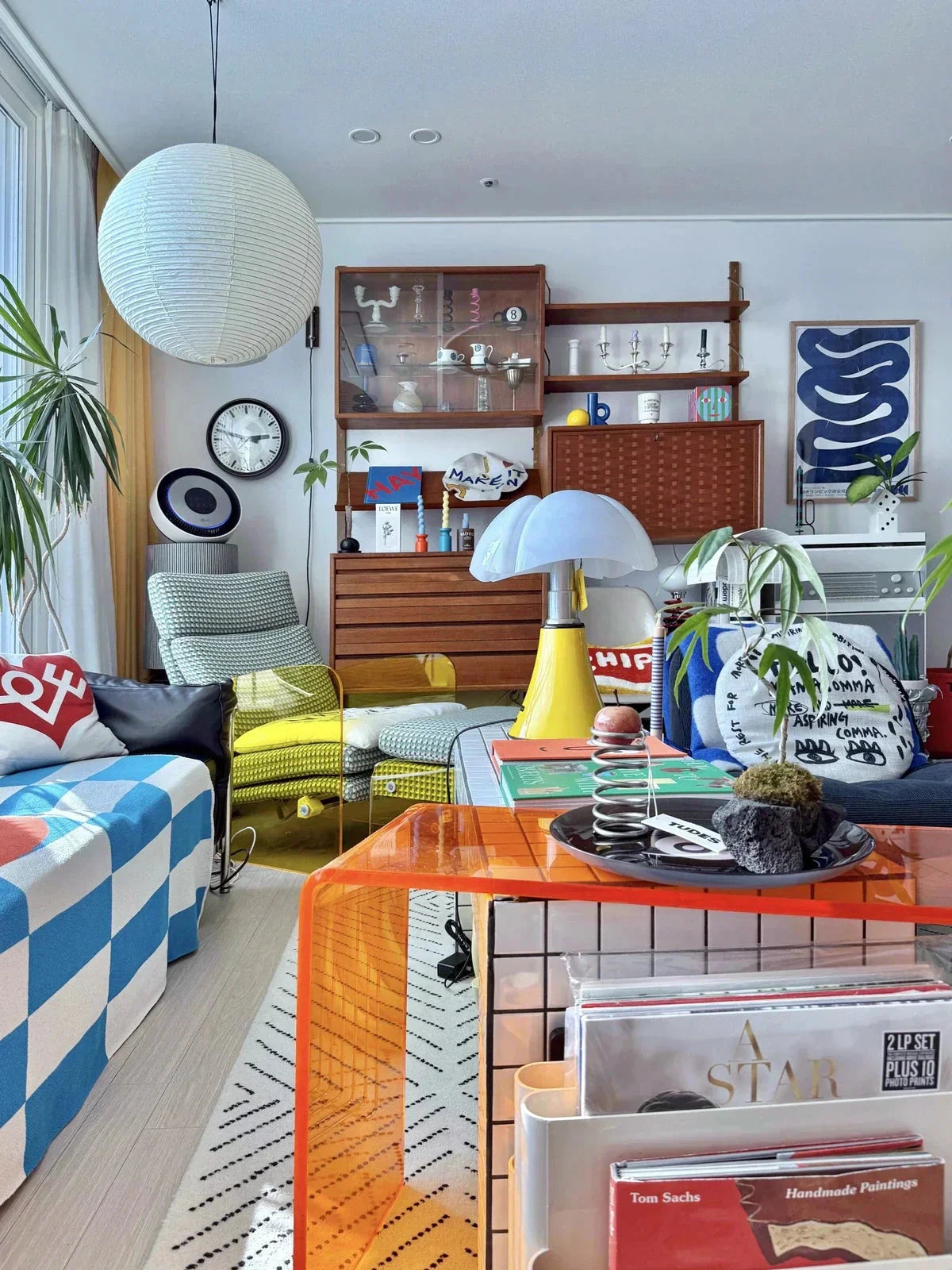9 Fun Ways to Incorporate a Single-Colour Interior Design Scheme