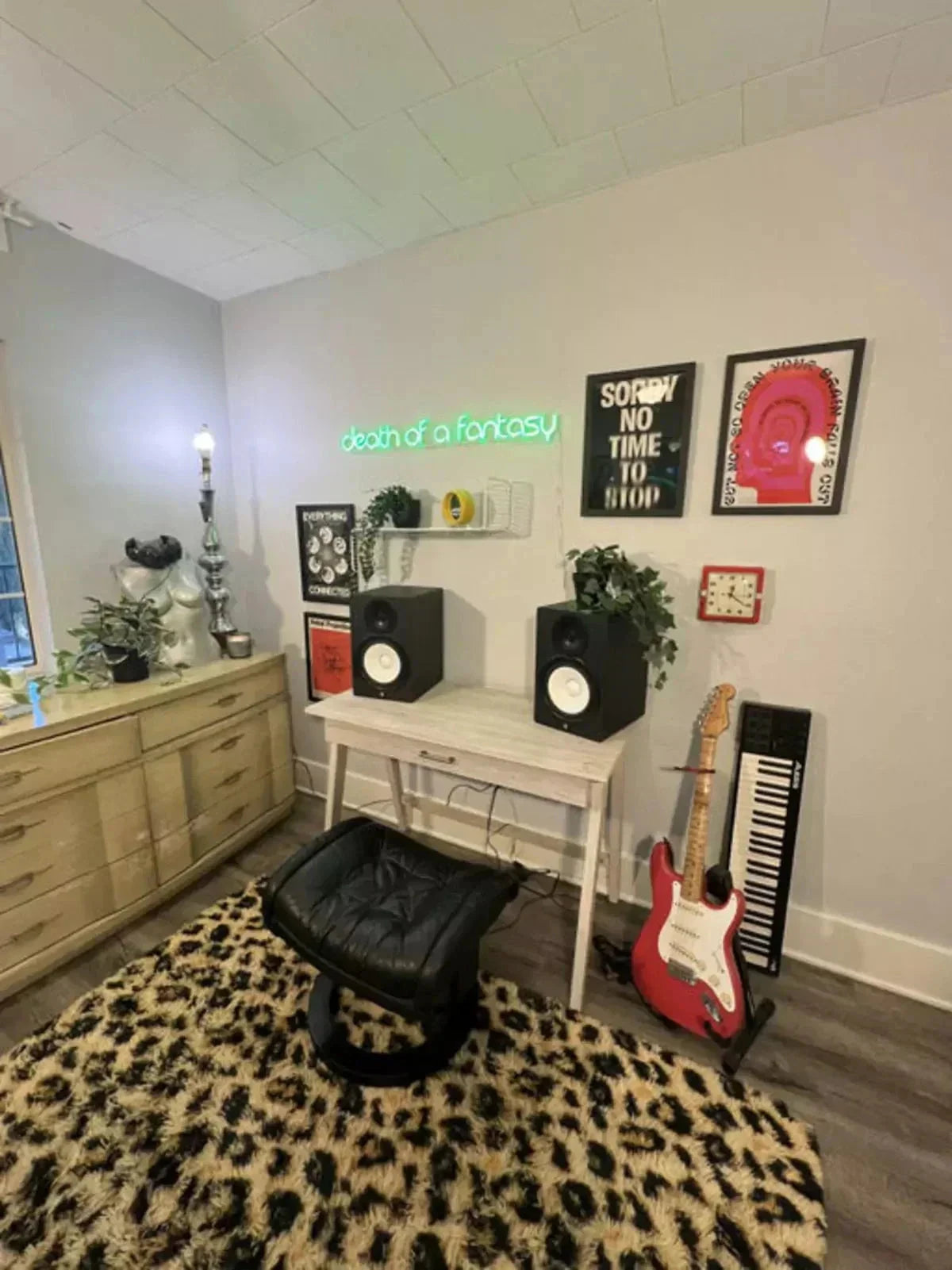 How to Furnish and Decorate Your Dream Home Studio Space